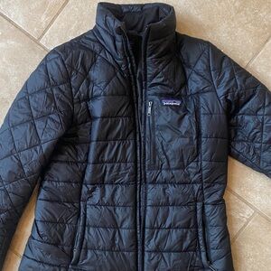 Patagonia Women's Black Puffer Jacket. Women’s medium.